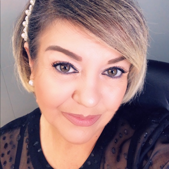 Meet your Posher, Carly - Picture 8 of 17